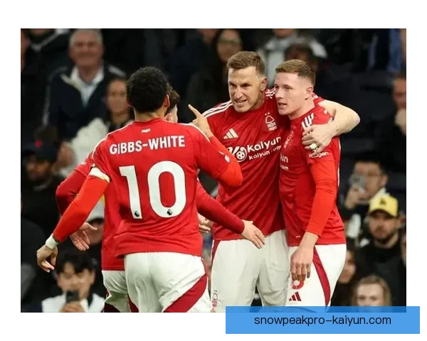 英超冠军之争进入白热化阶段，球队竞争力持续增强