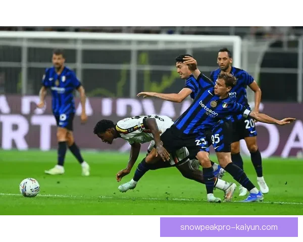 查尔汗奥卢本赛季意甲中场表现稳健